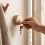 Magnetic Key Hanger – Solid Wood Wall Organizer for Keys, Minimalist Entryway Storage Home Decor