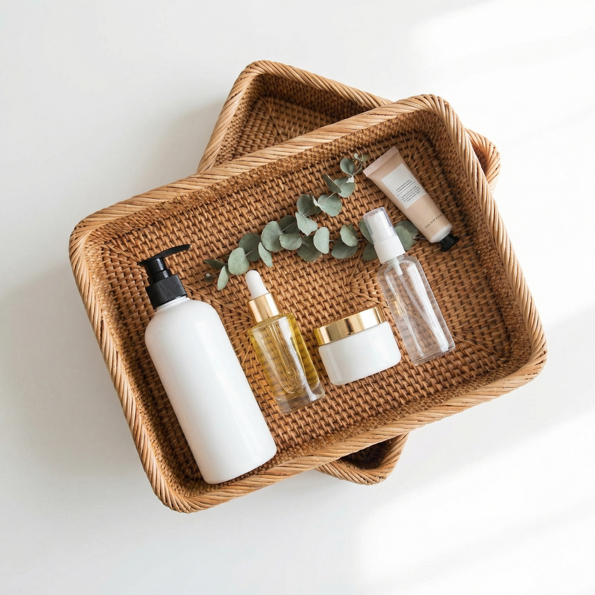 Handwoven Rattan Basket Organizer – Storage Tray for Cosmetics, Toiletries, Countertops & Dining Table