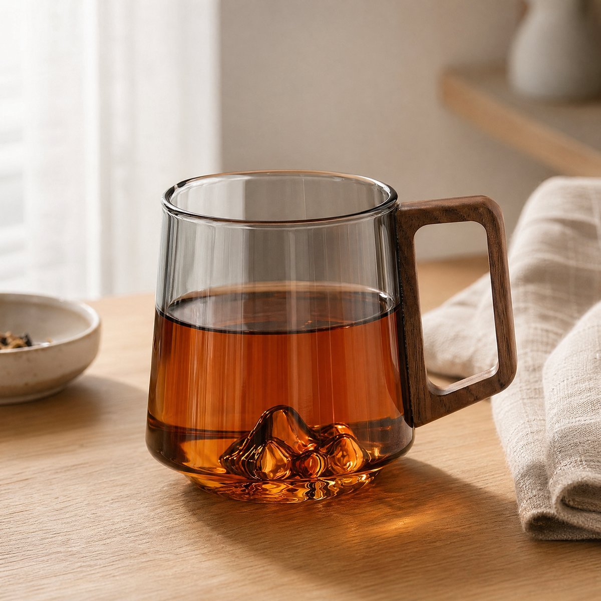 Glass Mug with Wooden Handle – Ribbed Smoky Design, Mountain Relief Base, 400ml