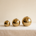 Gold Ceramic Ball Vase – Glossy Sphere Flower Pot for Modern Home Decor and Shelves
